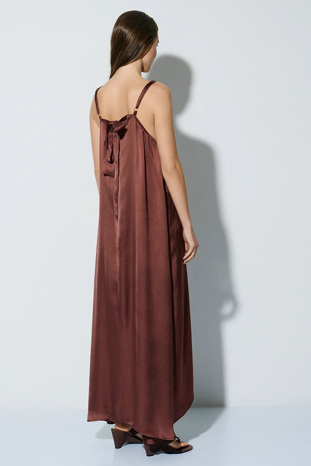 Vestido largo con detalles bordados