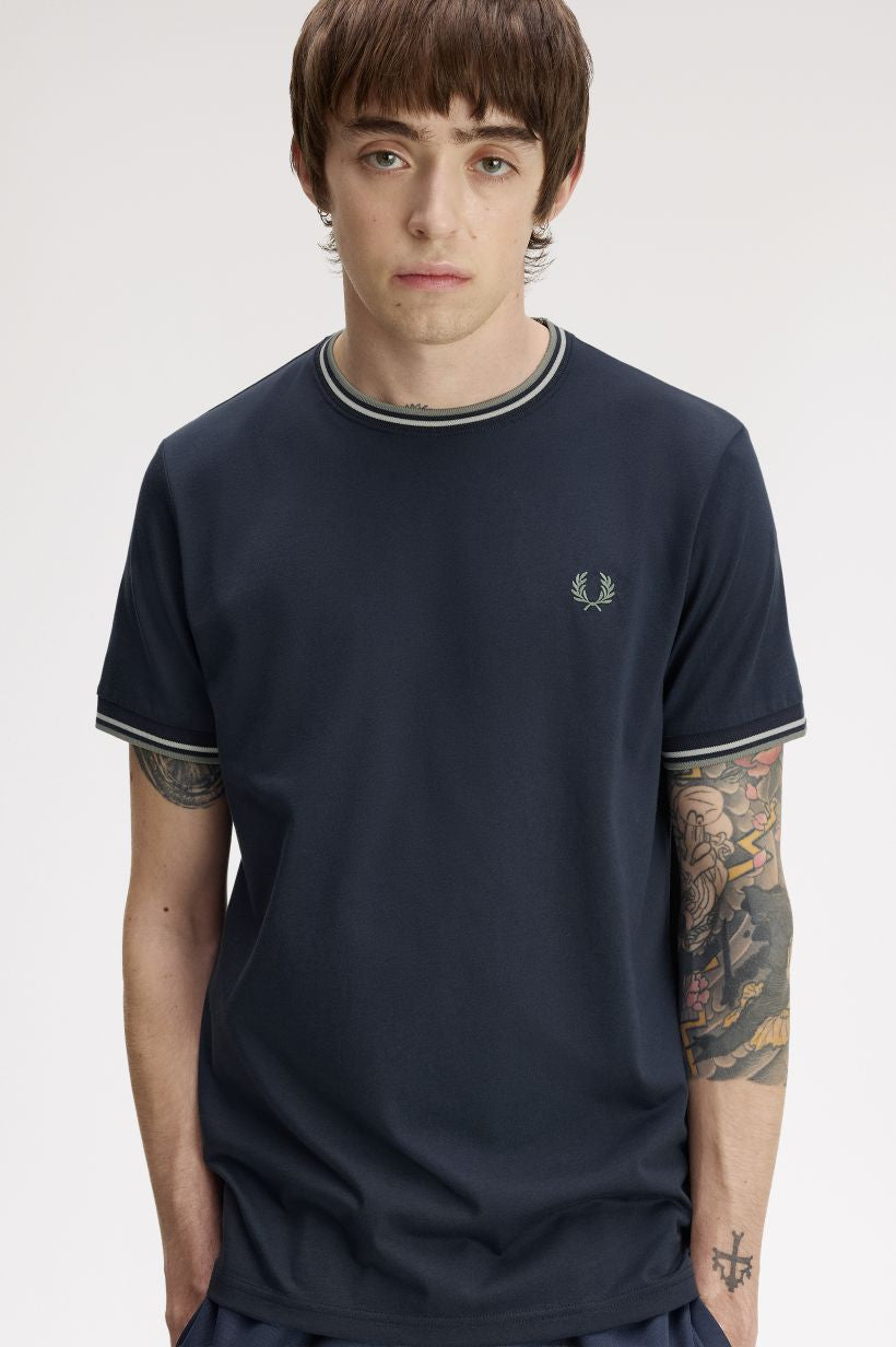 Camiseta con ribete con dos franjas M1588 • 72C