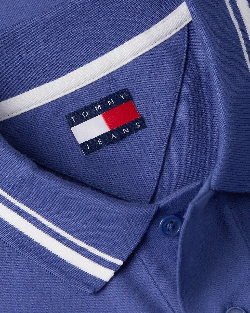 Polo ribeteado de corte regular con logo de Tommy