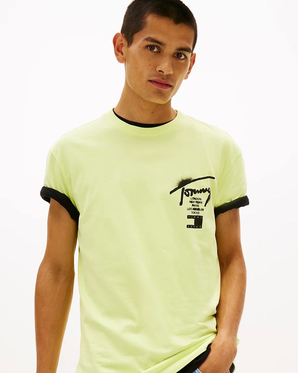 Camiseta de punto con logo con la firma