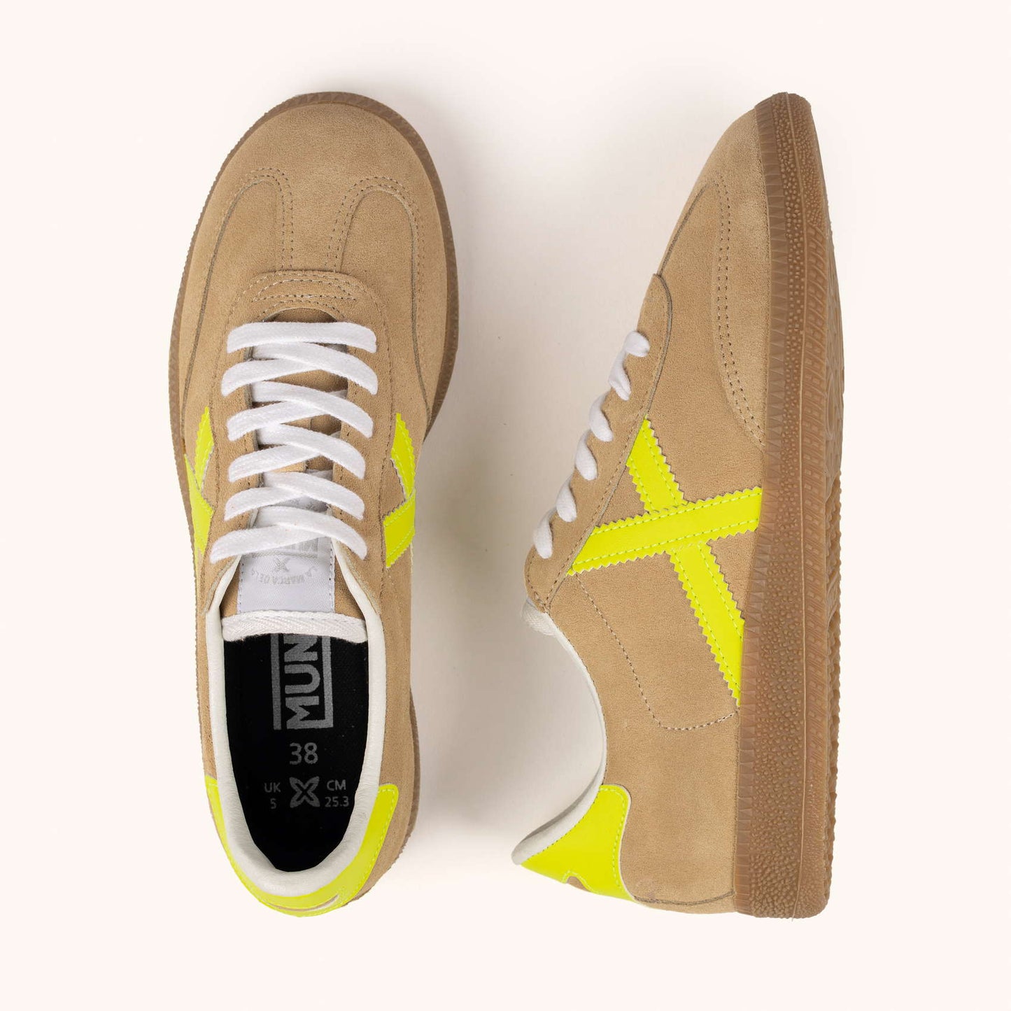 MUNICH BARRU 226 Zapatilla casual de serraje arena con detalles flúor y suela caramelo