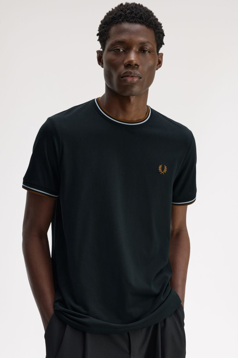 Camiseta con ribete con dos franjas M1588 • 78C