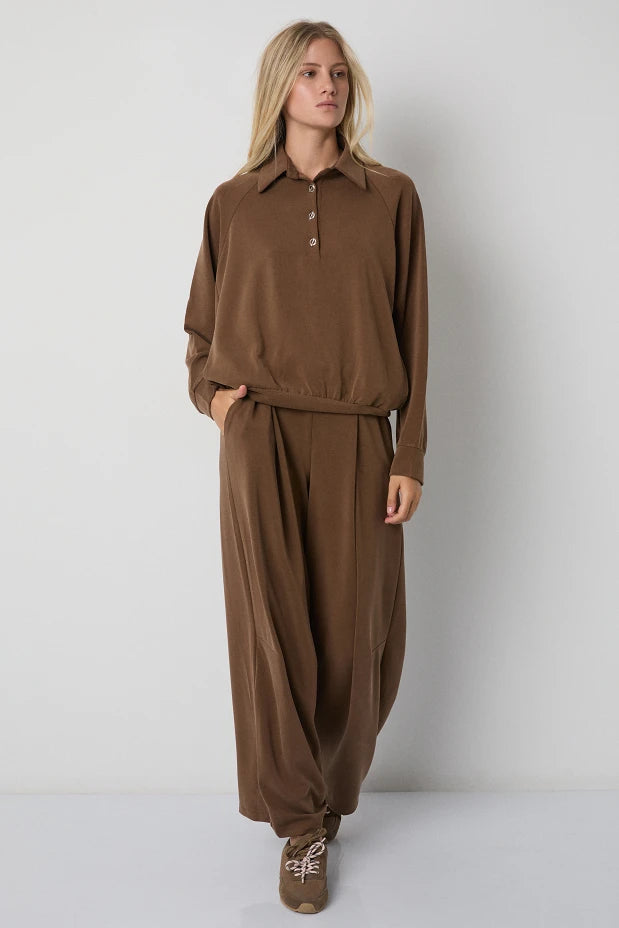 Oversized blouse with collar