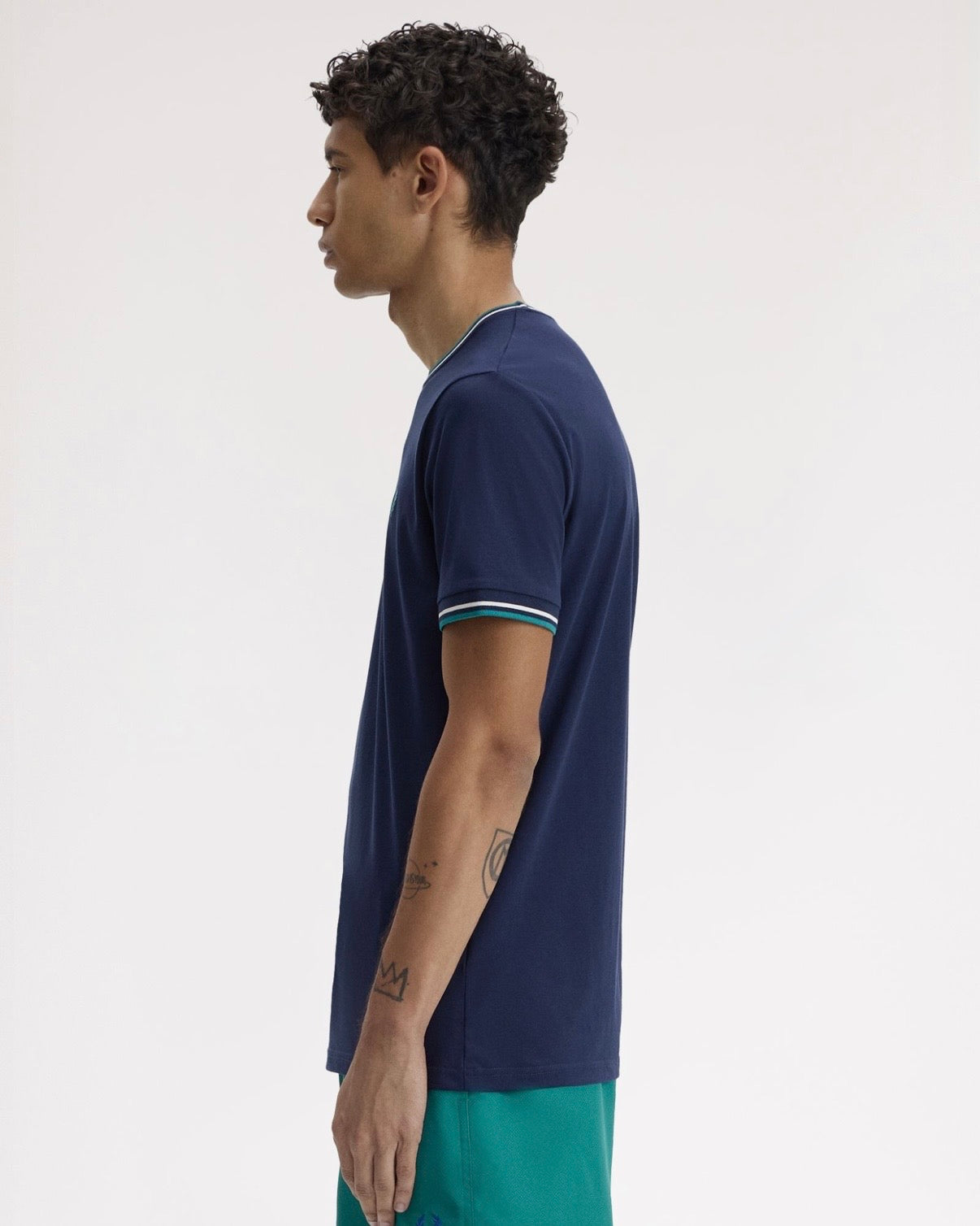 Camiseta con el ribete con dos franjas