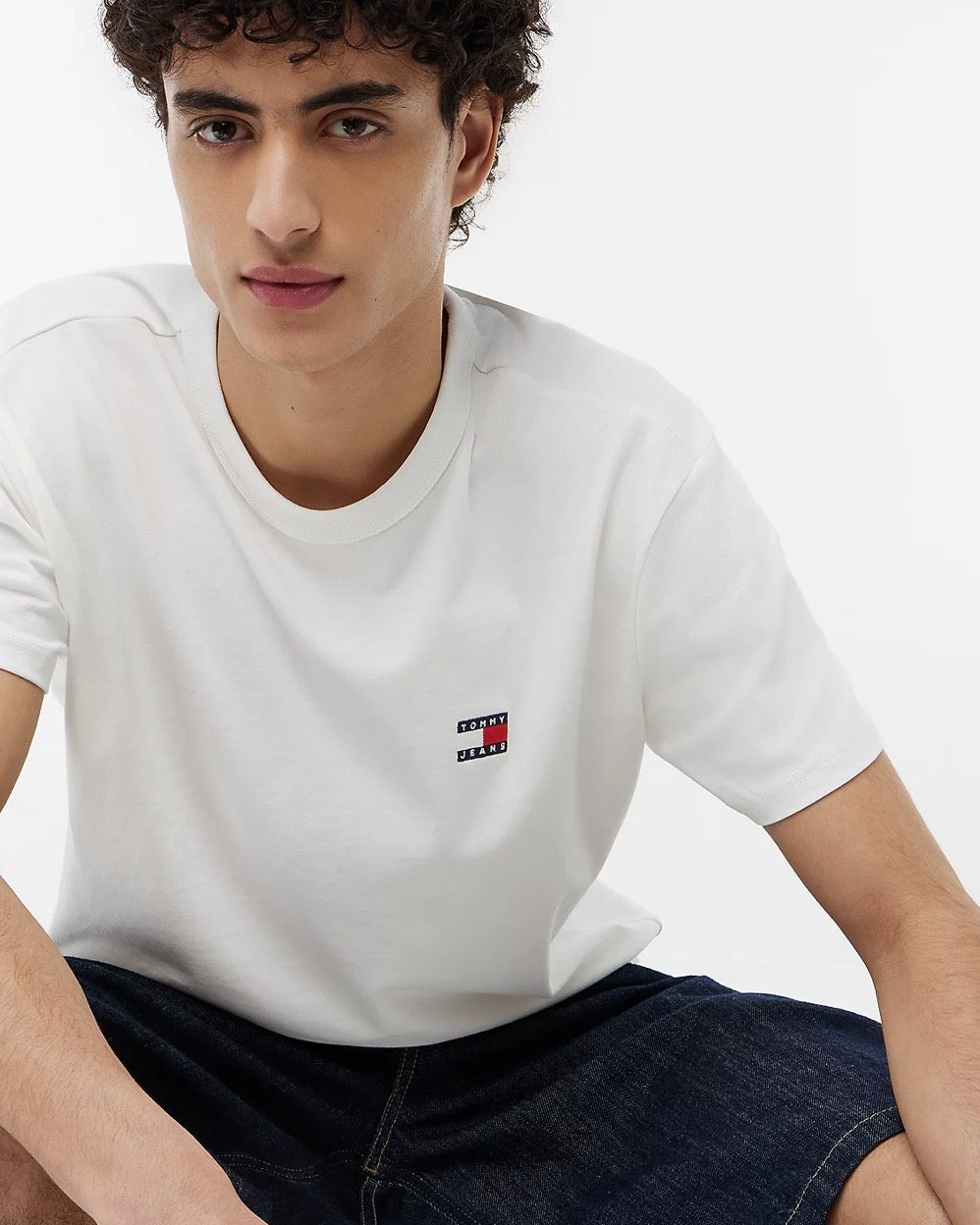 Camiseta con cuello redondo y parche de Tommy