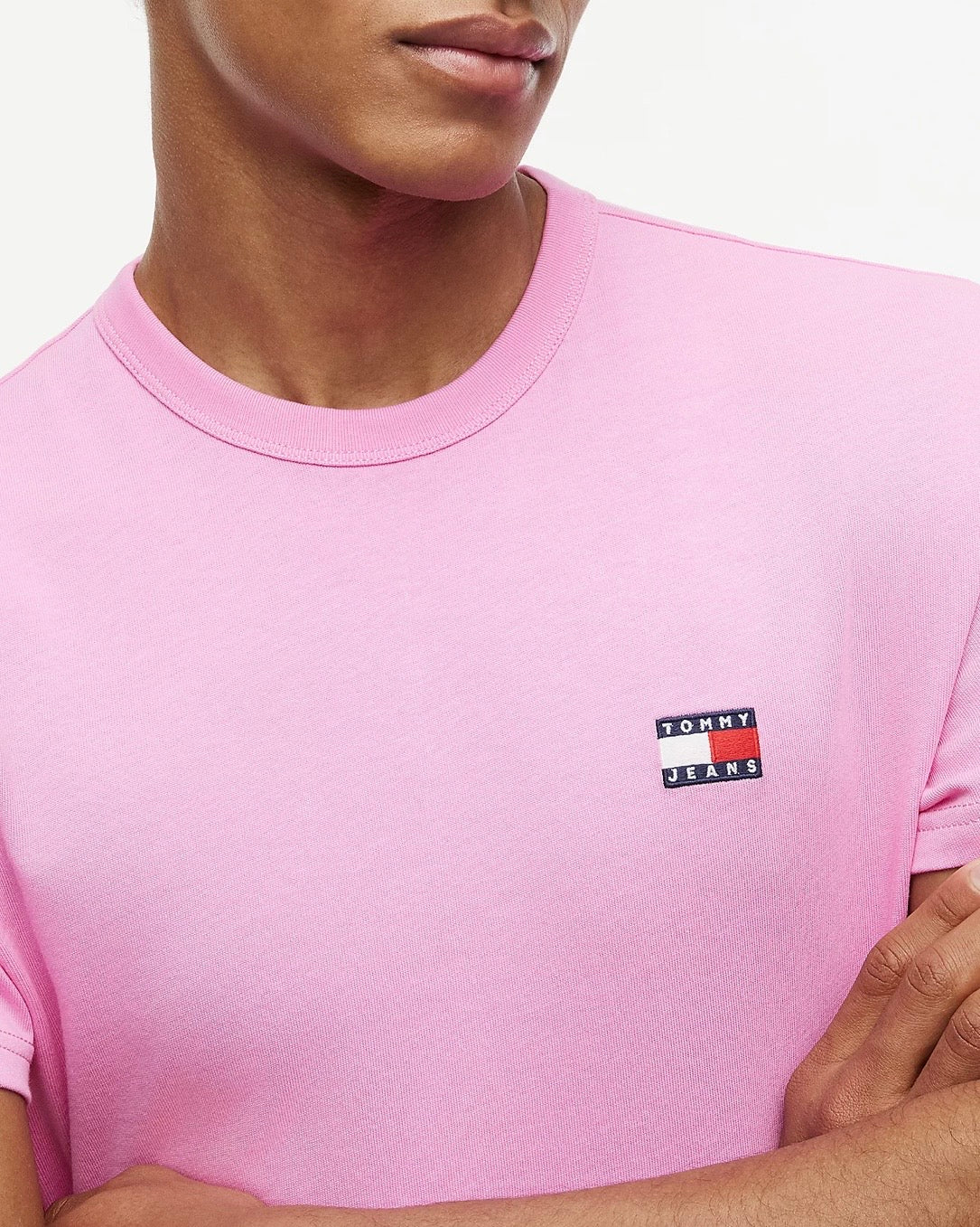 Camiseta con cuello redondo y parche de Tommy