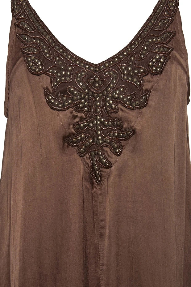 Vestido largo con detalles bordados