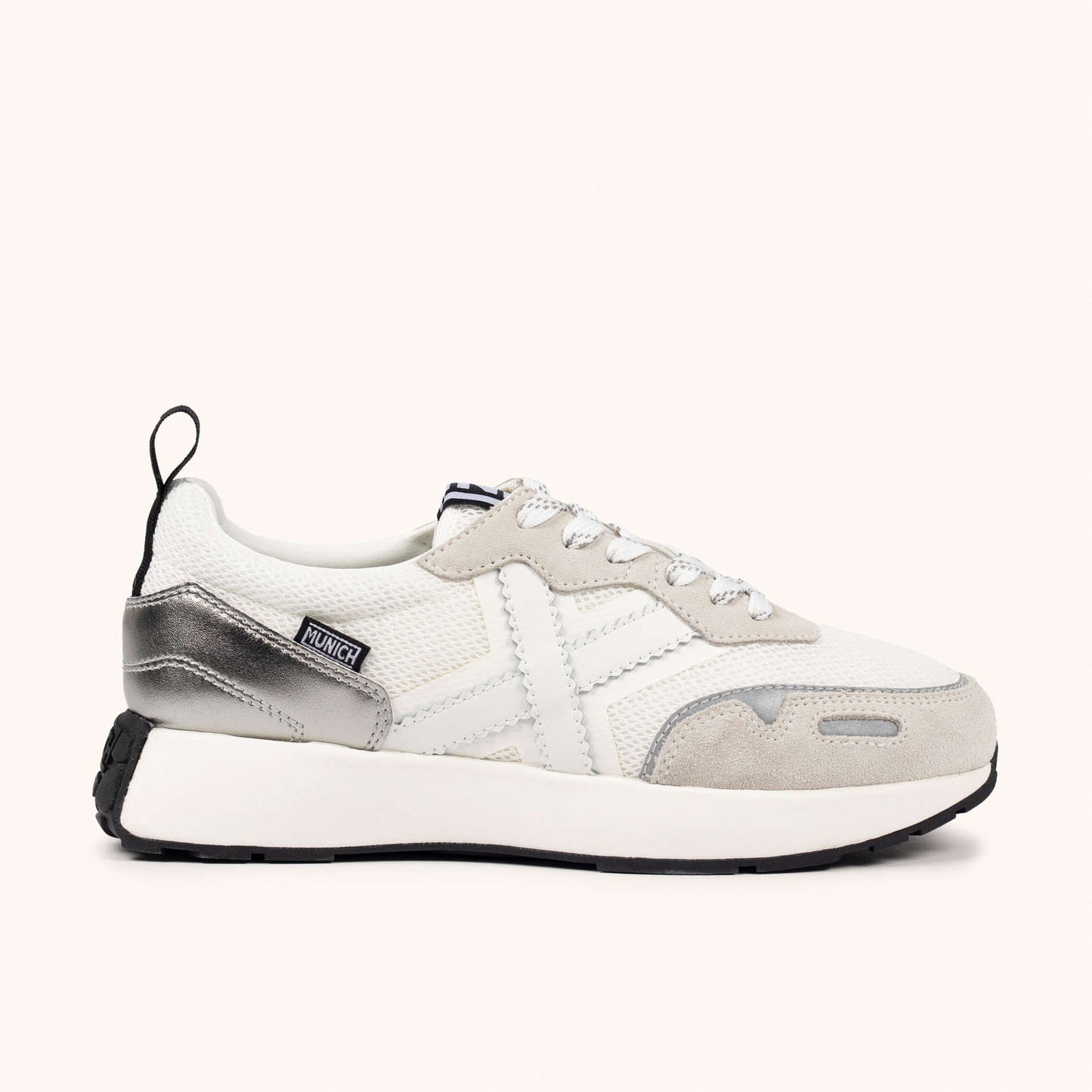 MUNICH XEMINE WMN 102 Sneakers de diseño running elegante blanco y plata