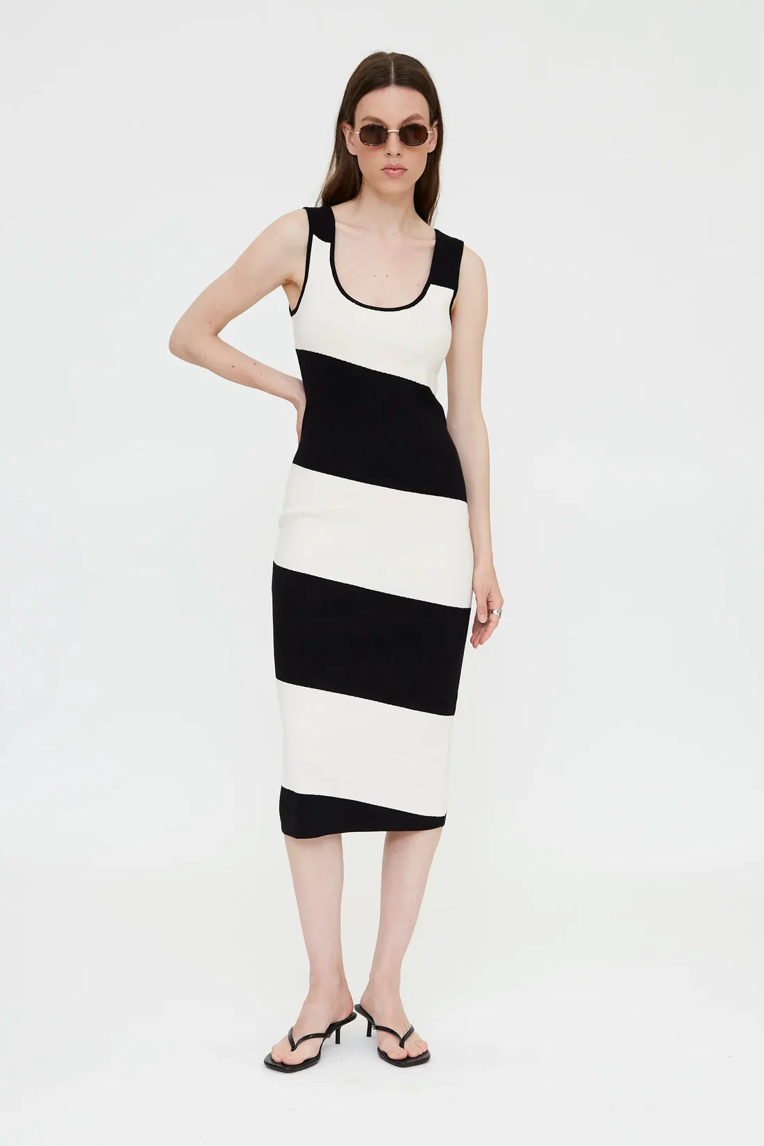 Vestido midi de punto rayas blanco y negro
