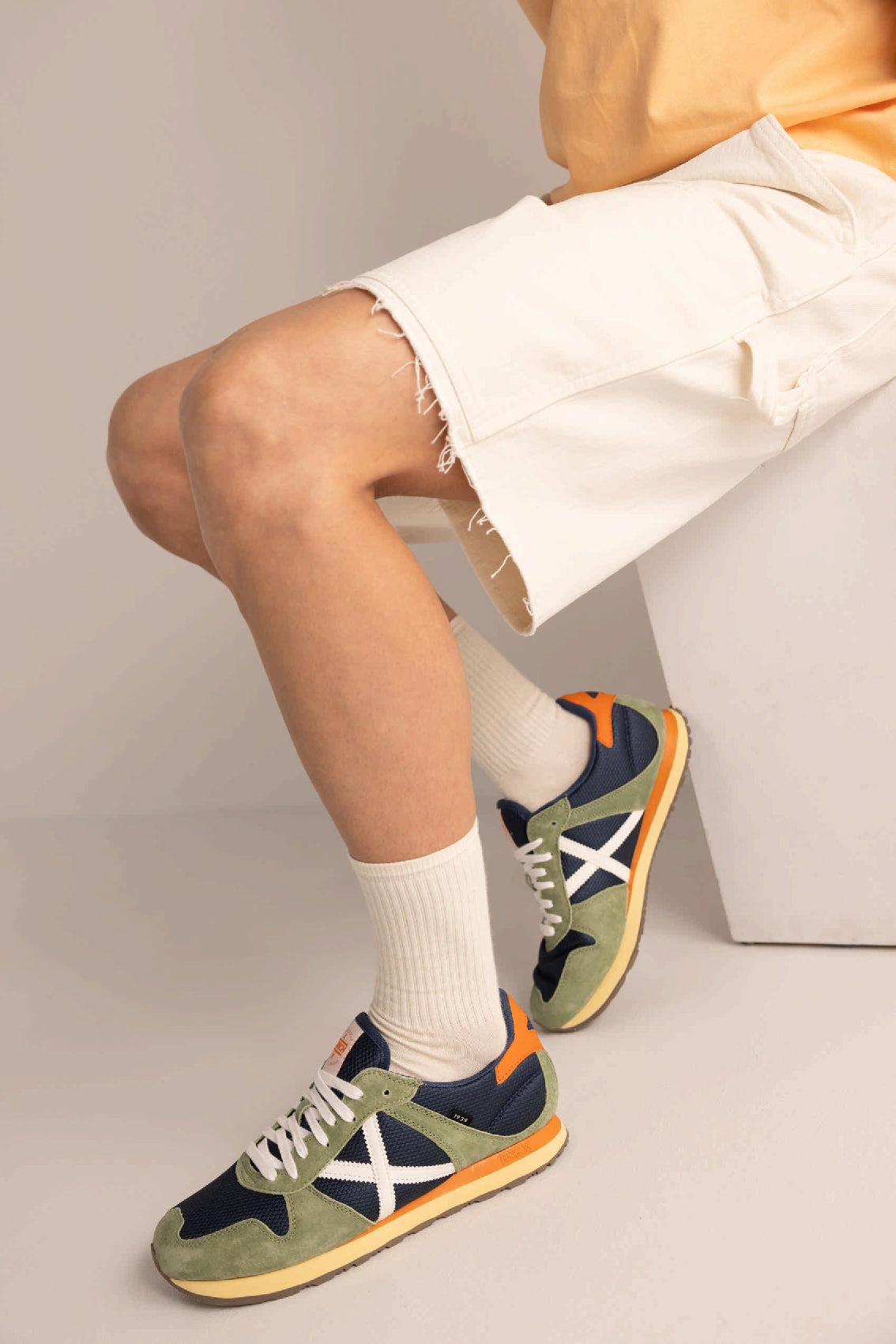 MUNICH MASSANA MAN 601. Zapatillas Retro Running Verde Oliva y Navy