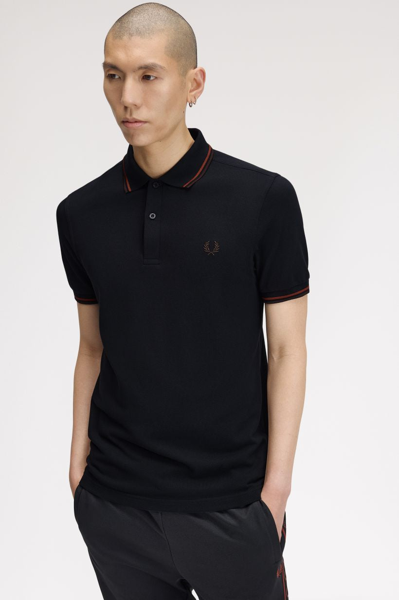 THE FRED PERRY SHIRT
M3600 • 75C