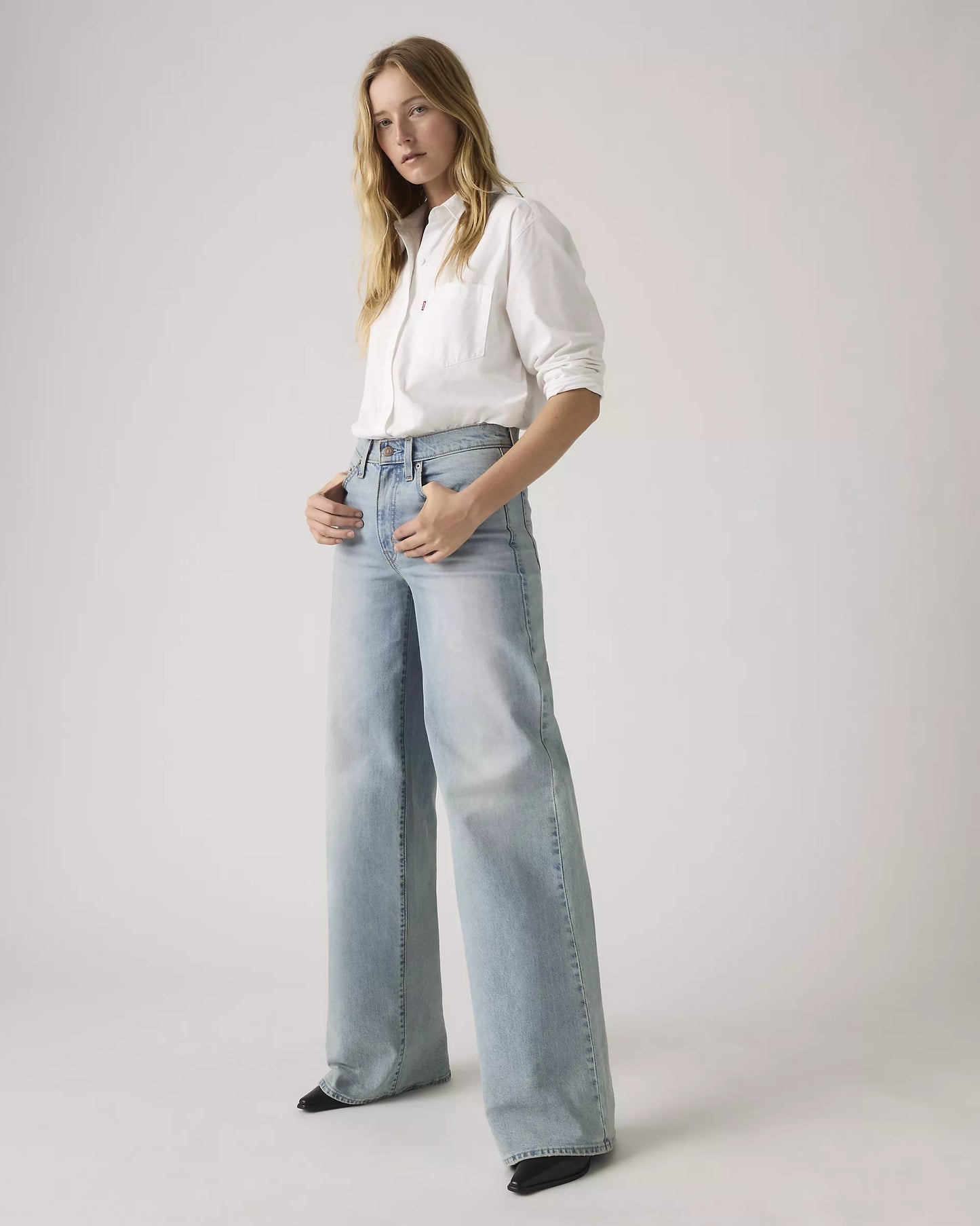JEANS 728 DE PIERNA ANCHA Y TIRO ALTO