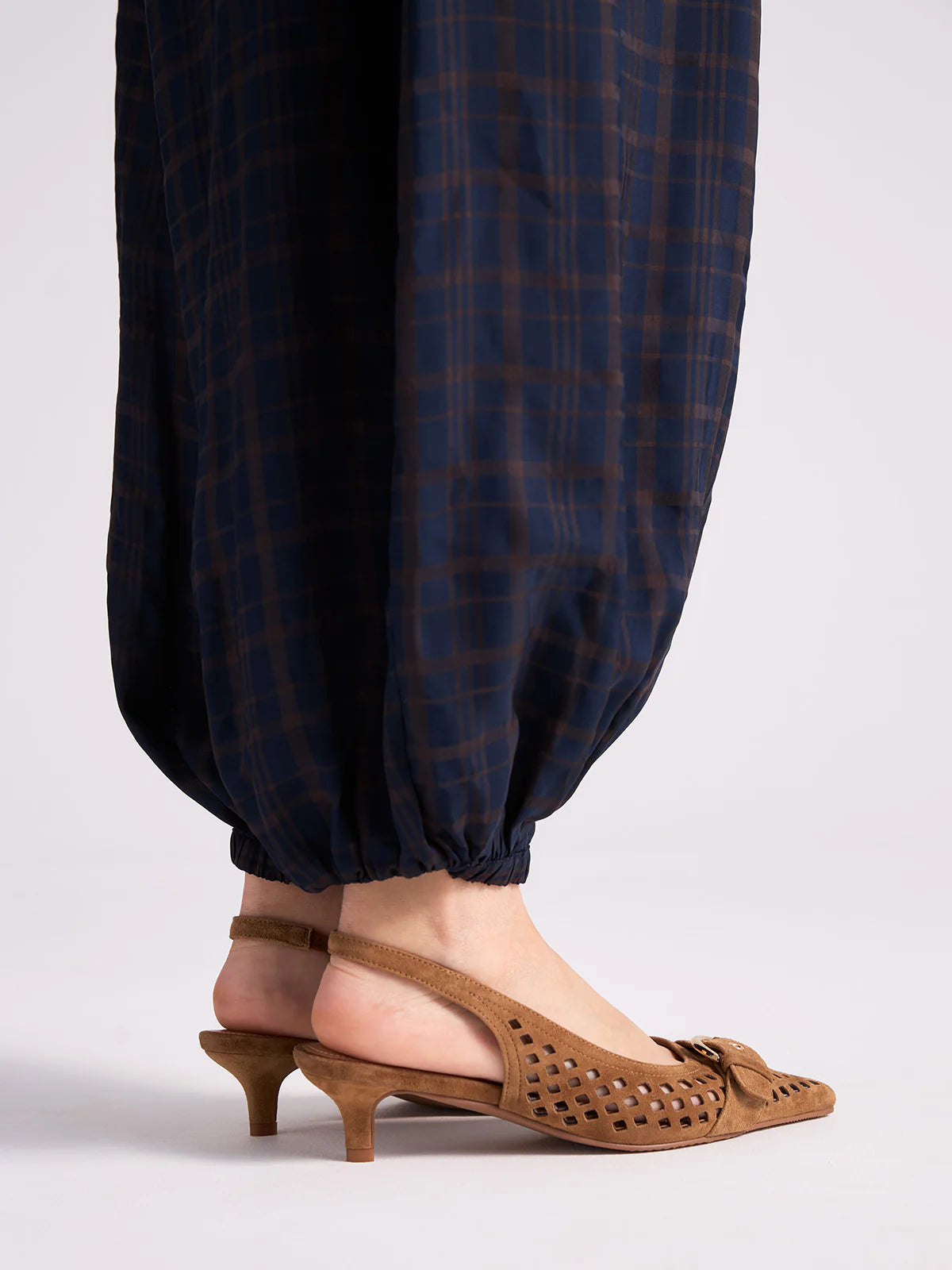 NINA-3381 ANTE CAMEL
6542