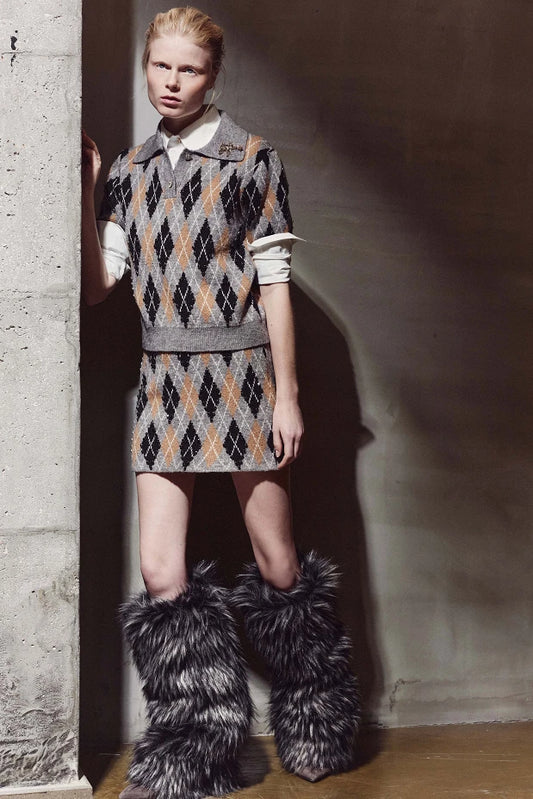 Mini knitted skirt with argyle pattern and rhinestones
