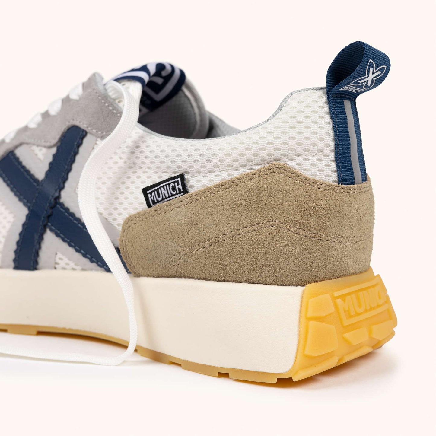 MUNICH XEMINE 97 Sneakers Diseño Elegancia Deportiva Blanco, Gris y Azul