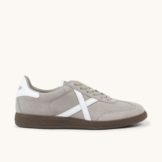 MUNICH BARRU 216 Zapatilla casual de serraje gris con suela caramelo