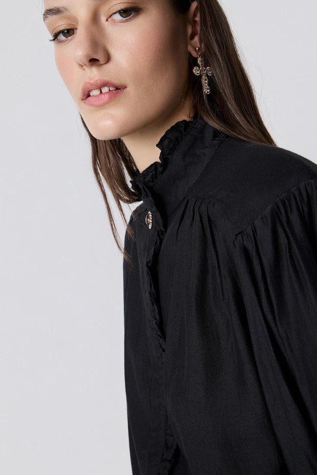 Camisa con detalles de encaje