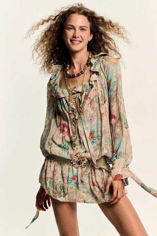 Vestido mini floral con volantes