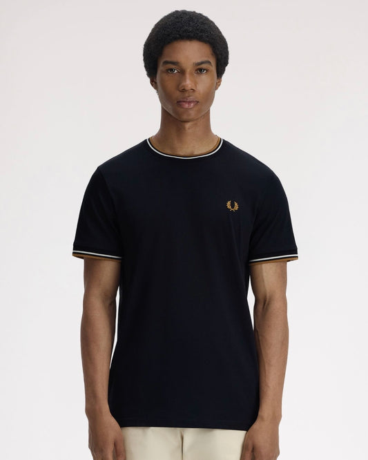 Camiseta con el ribete con dos franjas